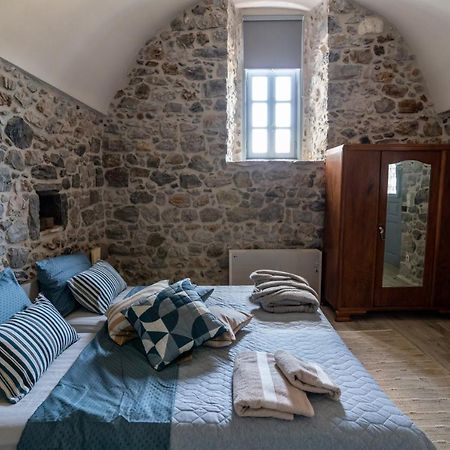 Englezena'S Guesthouse Leonídion Zewnętrze zdjęcie