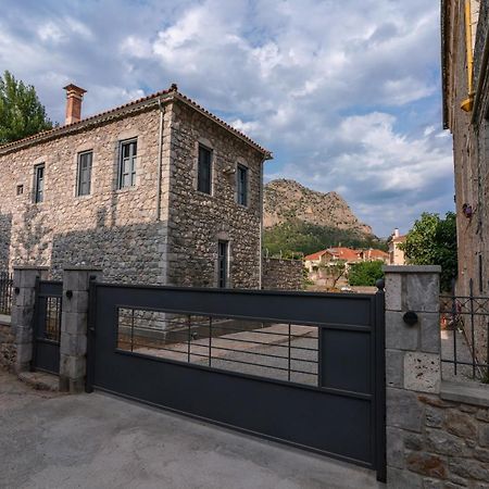 Englezena'S Guesthouse Leonídion Zewnętrze zdjęcie