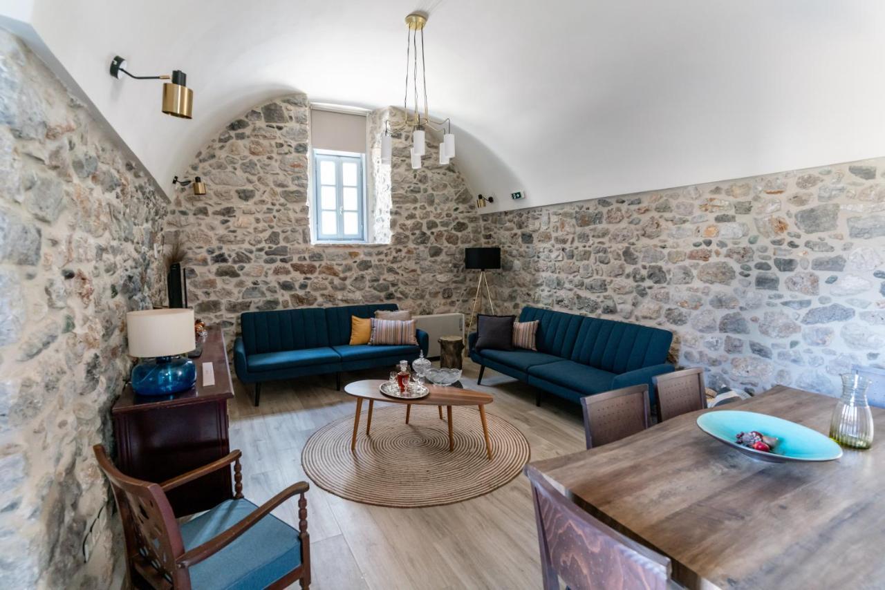 Englezena'S Guesthouse Leonídion Zewnętrze zdjęcie