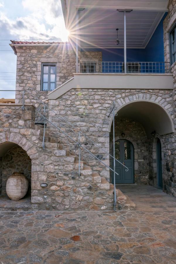 Englezena'S Guesthouse Leonídion Zewnętrze zdjęcie