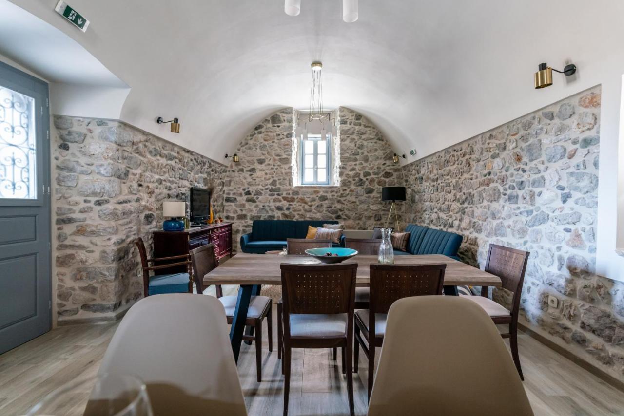 Englezena'S Guesthouse Leonídion Zewnętrze zdjęcie