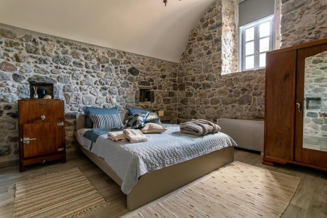 Englezena'S Guesthouse Leonídion Zewnętrze zdjęcie