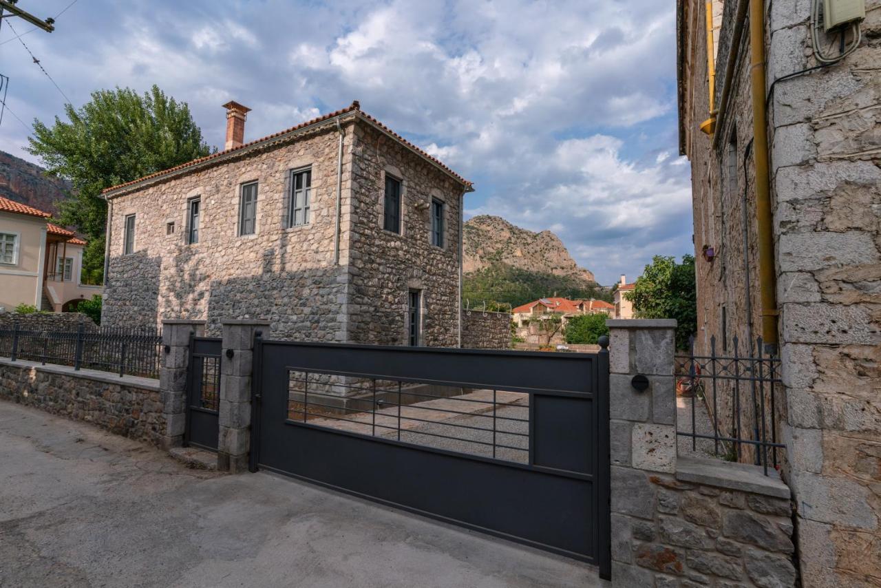 Englezena'S Guesthouse Leonídion Zewnętrze zdjęcie