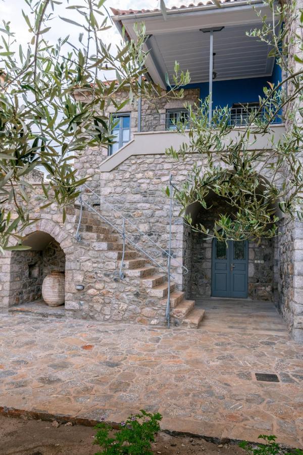 Englezena'S Guesthouse Leonídion Zewnętrze zdjęcie