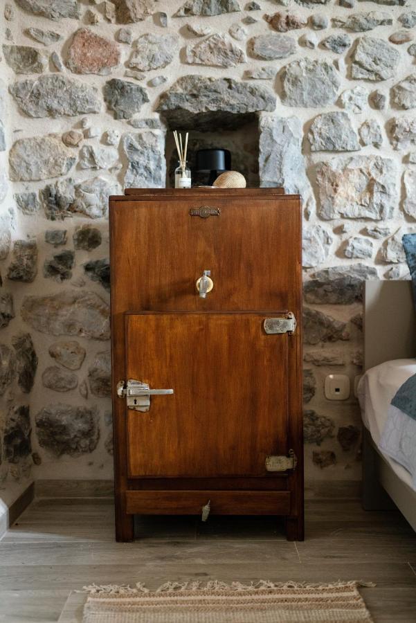 Englezena'S Guesthouse Leonídion Zewnętrze zdjęcie